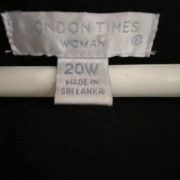 Women's LONDON TIMES black sleeveless dress. Plus size 20W. No issues. Like New. - Picture 4 of 6